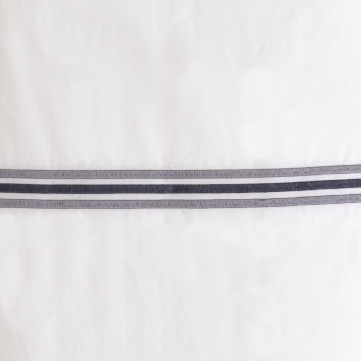 Duvet Cover White W/3 Grey Line Emb. 100% Cotton 200TC - Image 3